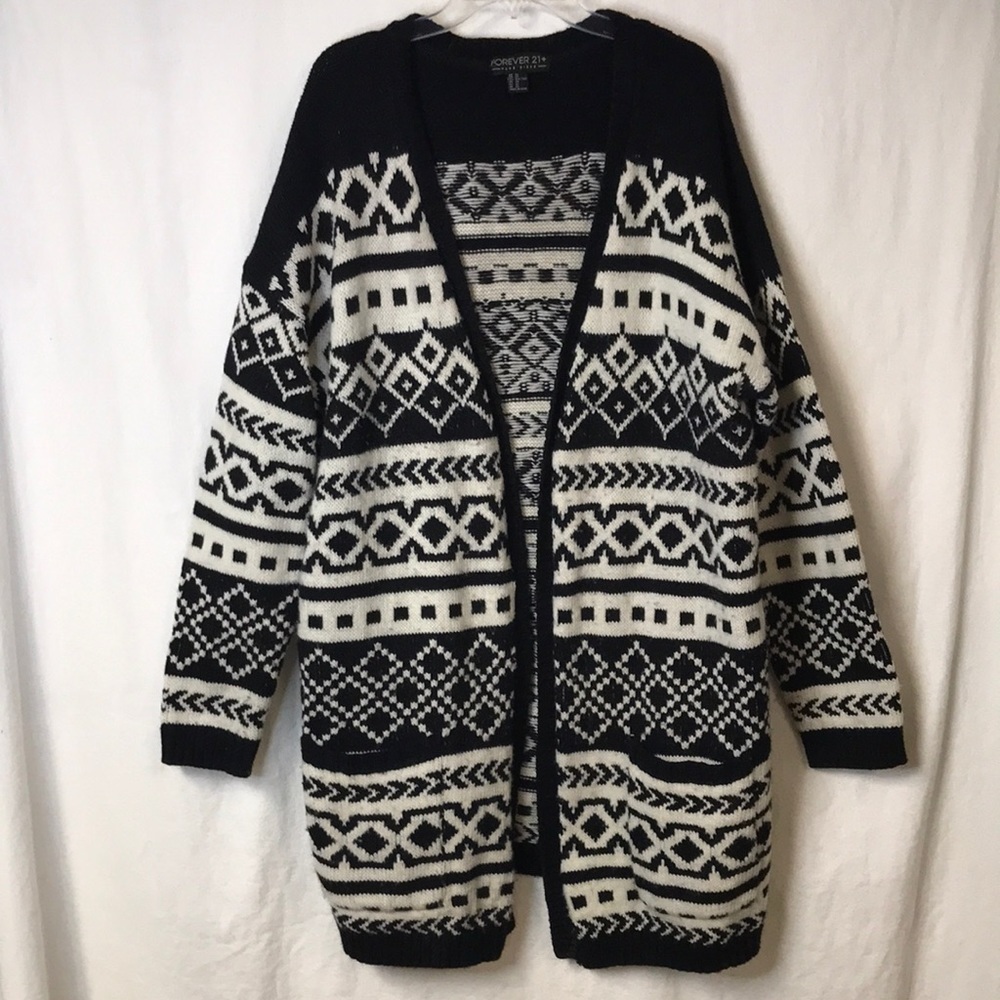 FOREVER 21 Women’s Cardigan Seeater/Jacket Plus Size 2X Black White Cozy Fall